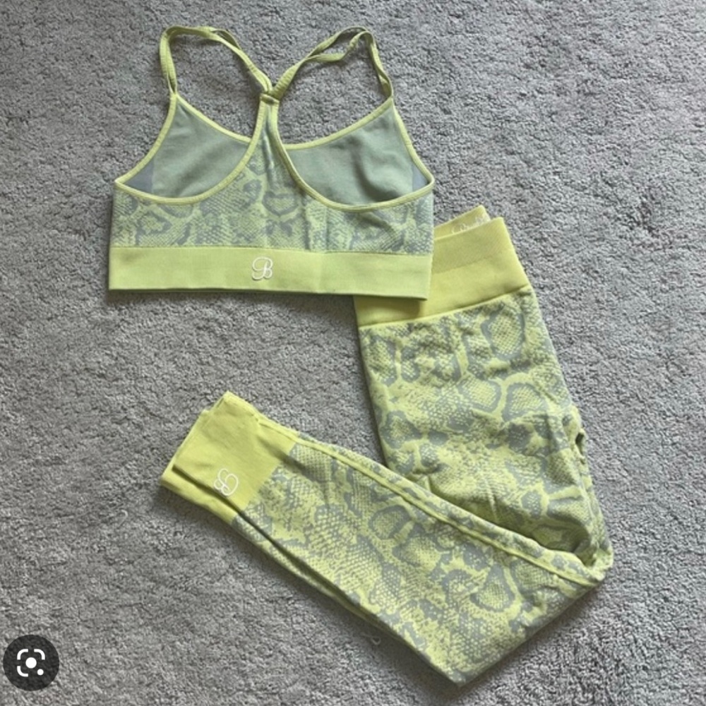 Bombshell Outfit Set - Picture 2 of 12